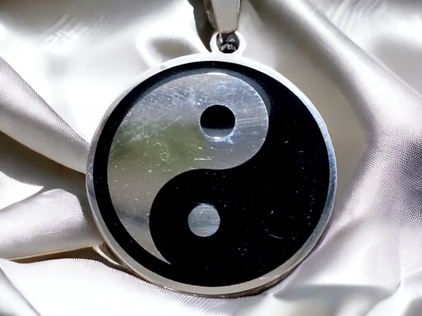 collier yin yang argentée acier inoxydable